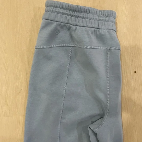✨ lululemon Joggers • Size 6 • Blue • Pre-Loved ✨ - Picture 4 of 5